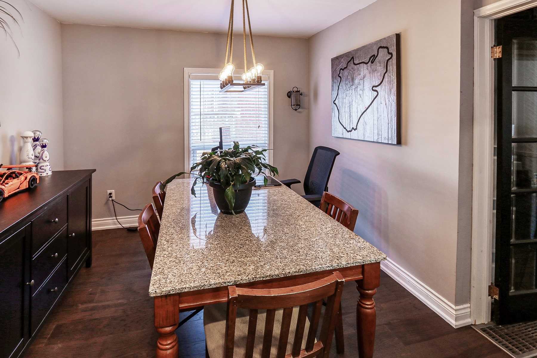 36 Amiens Rd