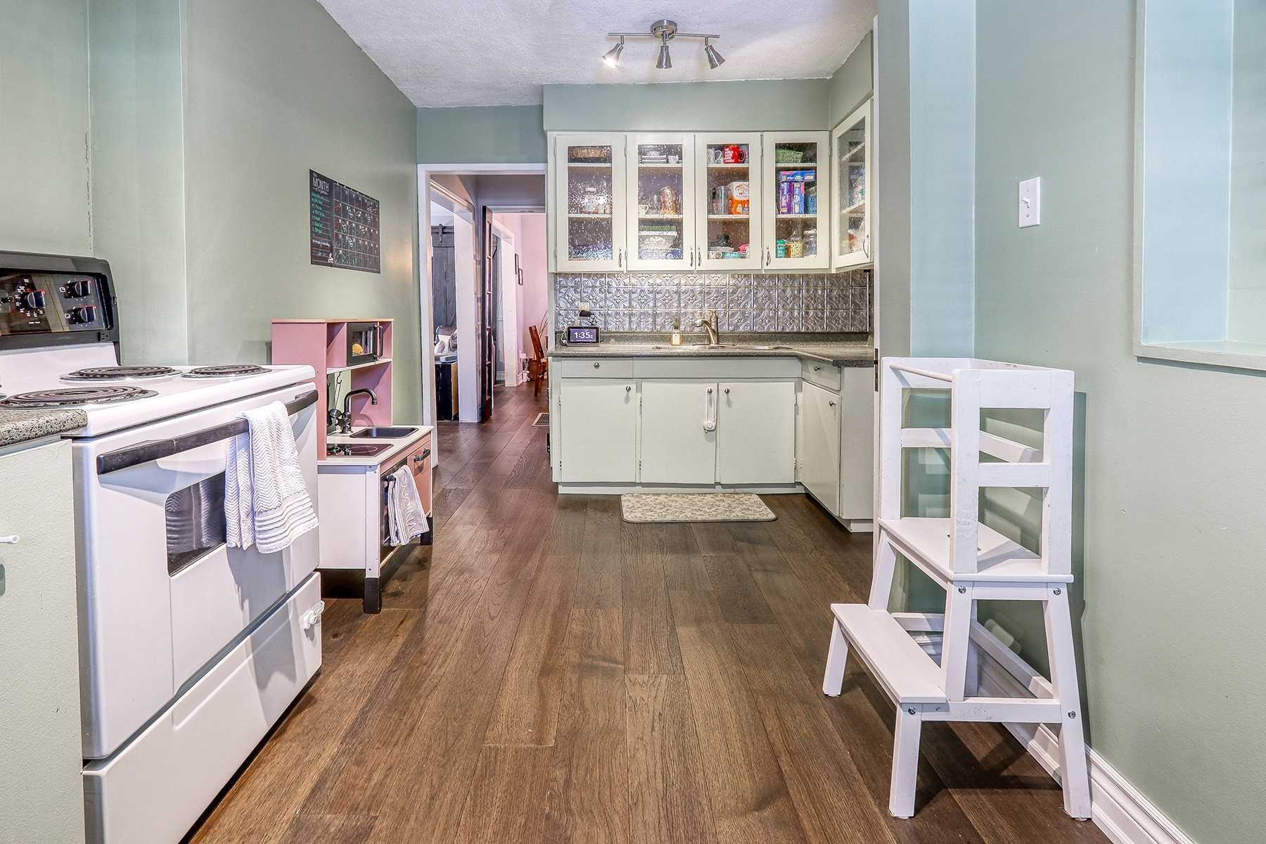 36 Amiens Rd