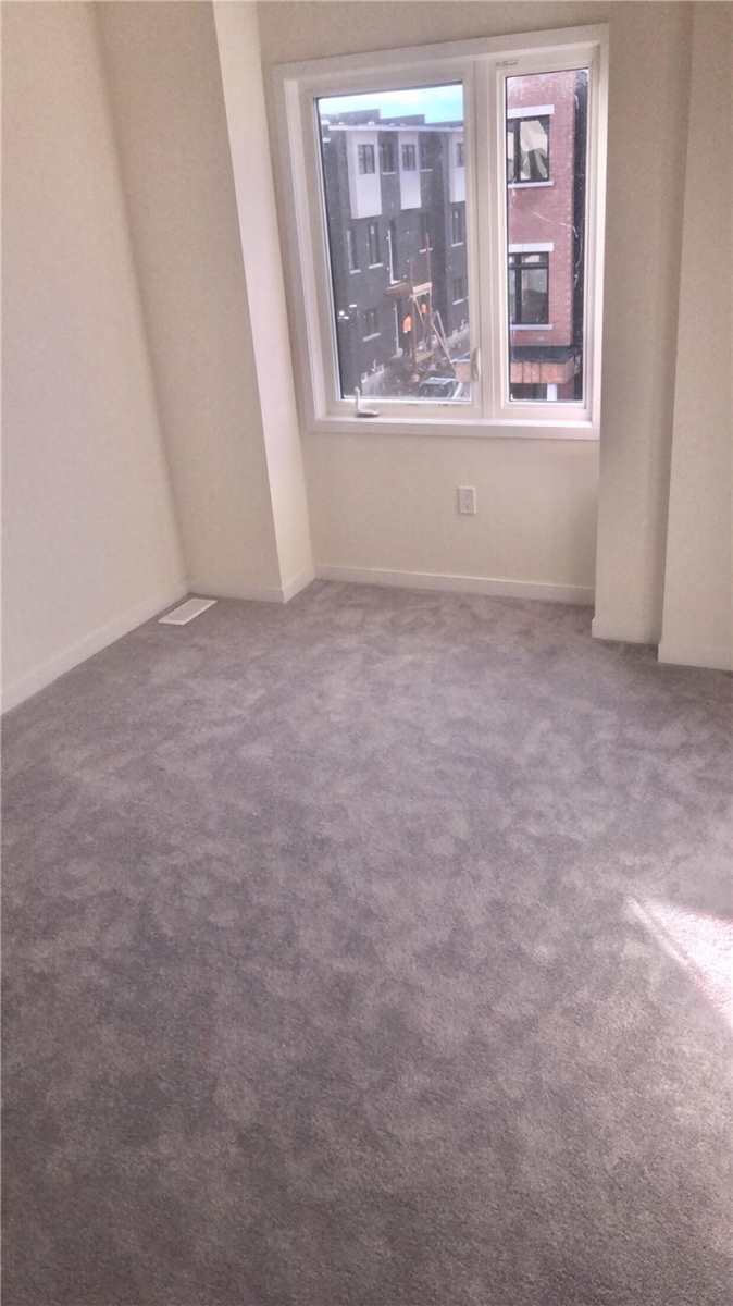 978 Kicking Horse Path