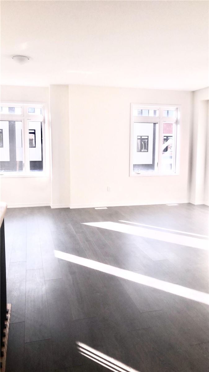 978 Kicking Horse Path