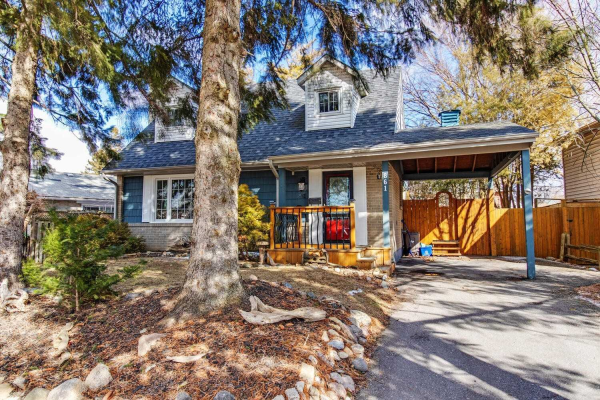 861 Douglas Ave, Pickering