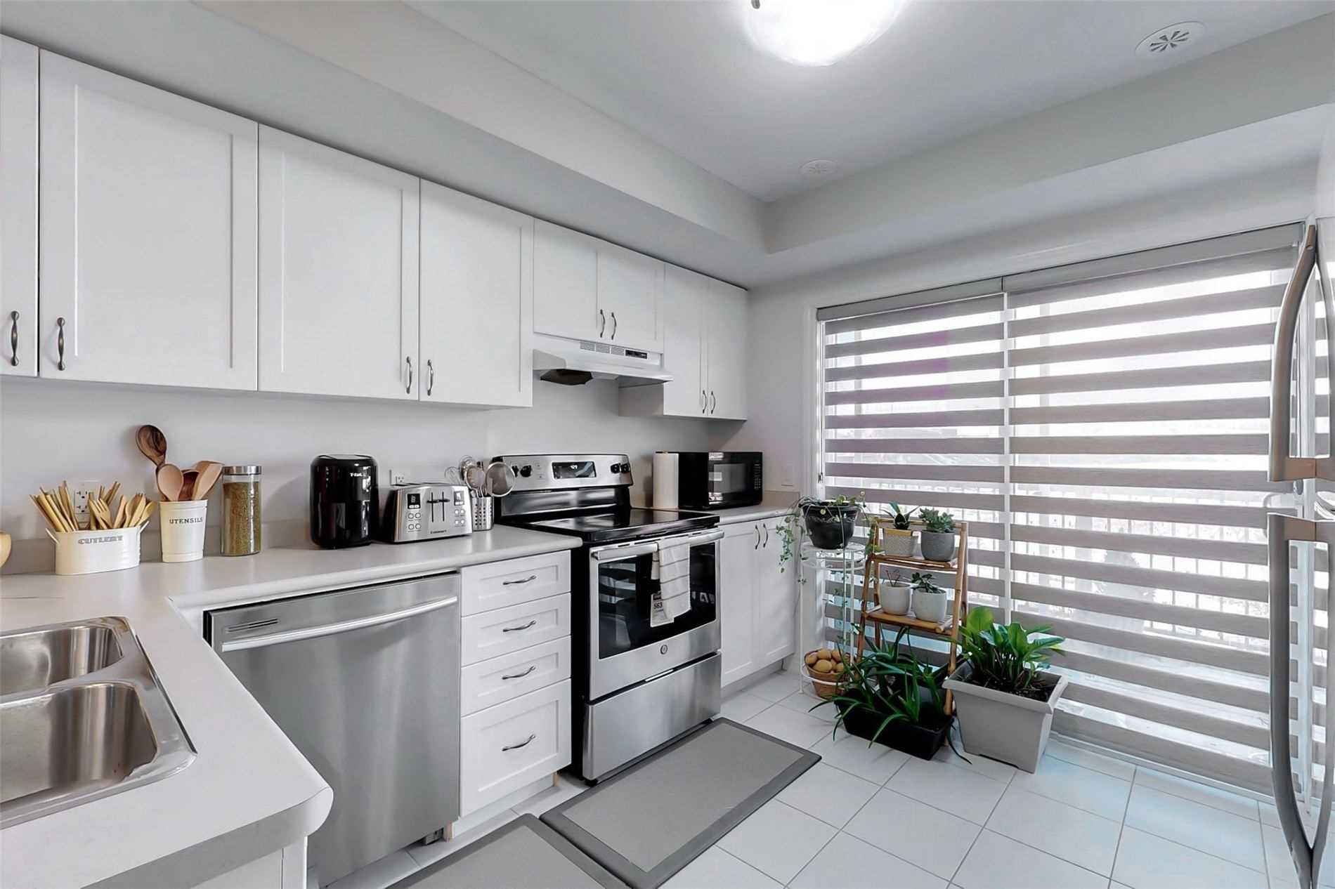 2500 Hill Rise Crt, #95