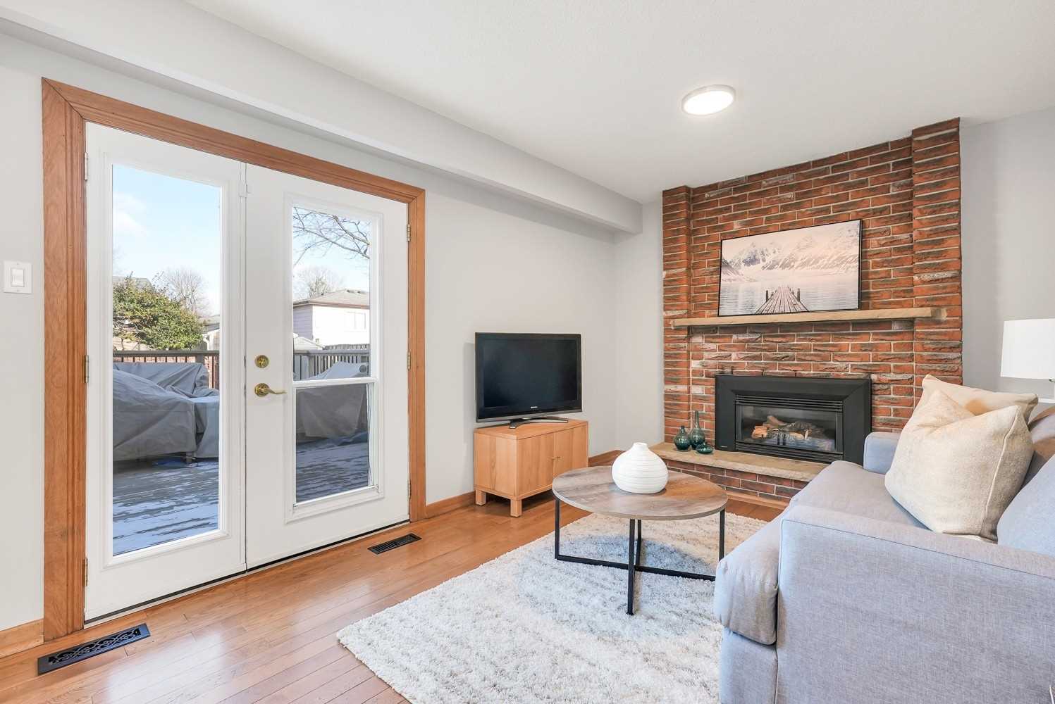 9 Chopin Crt