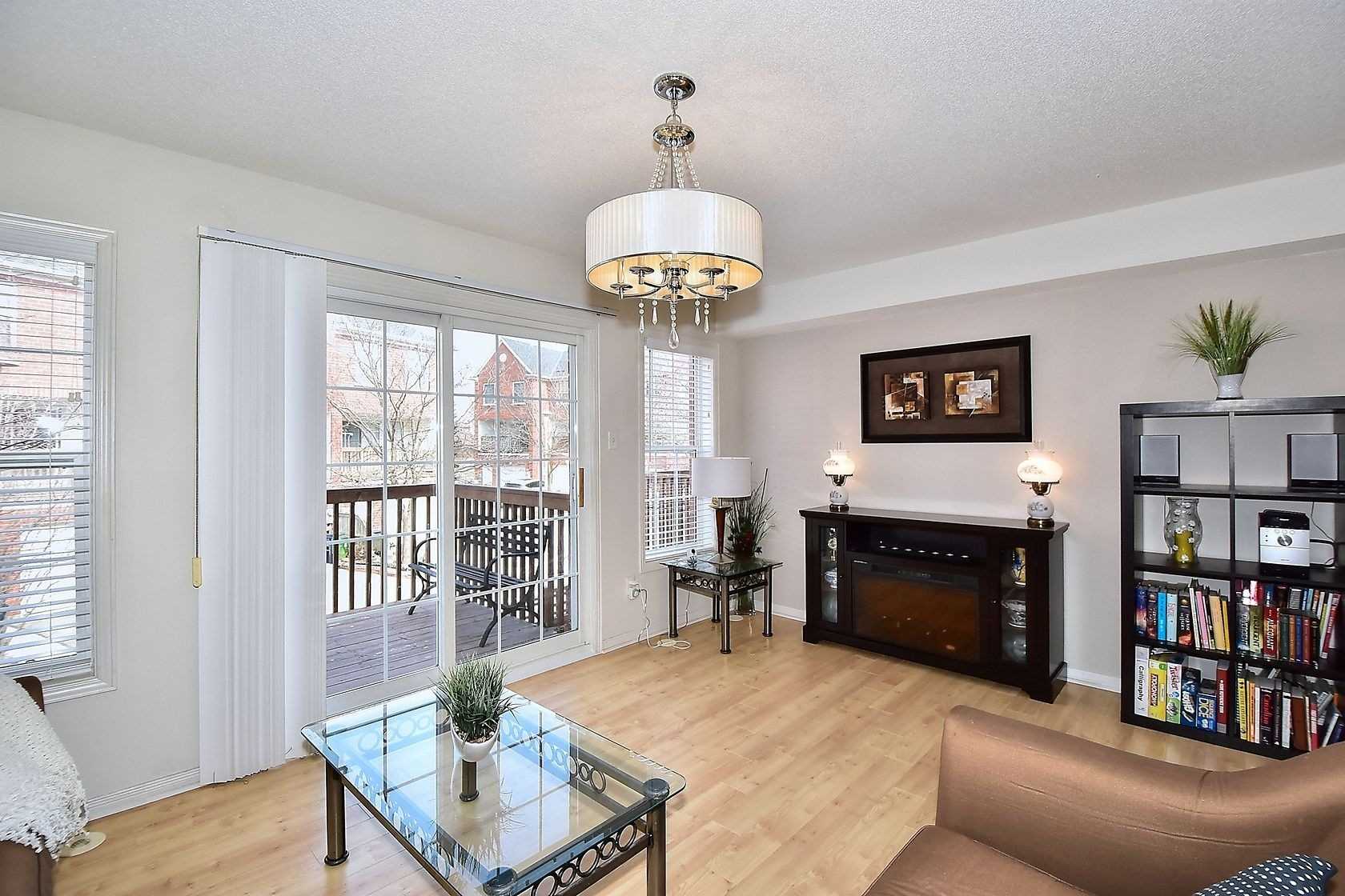 22 Exchequer Pl, #25