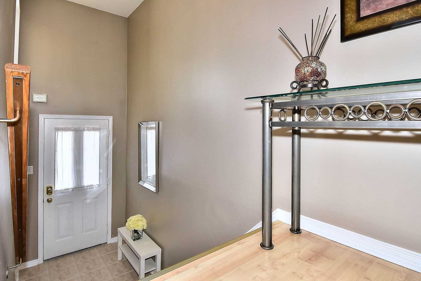 22 Exchequer Pl, #25