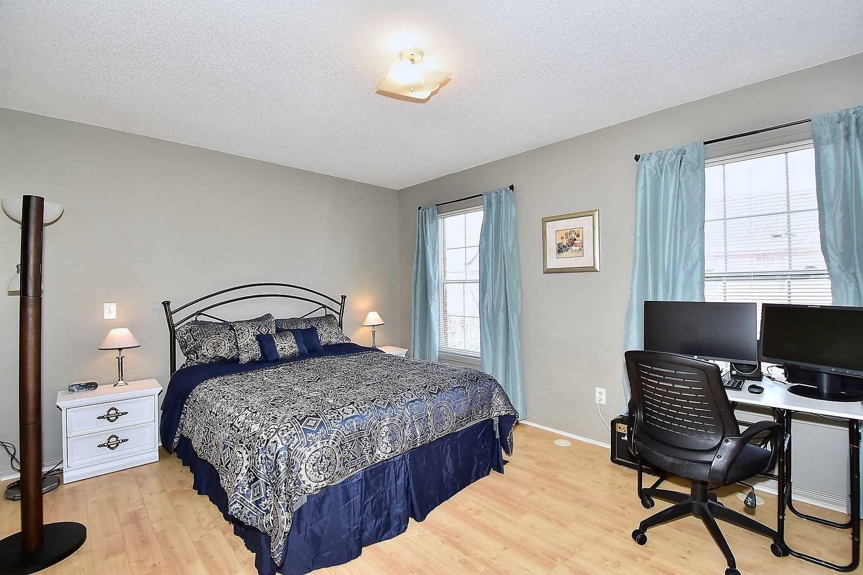 22 Exchequer Pl, #25