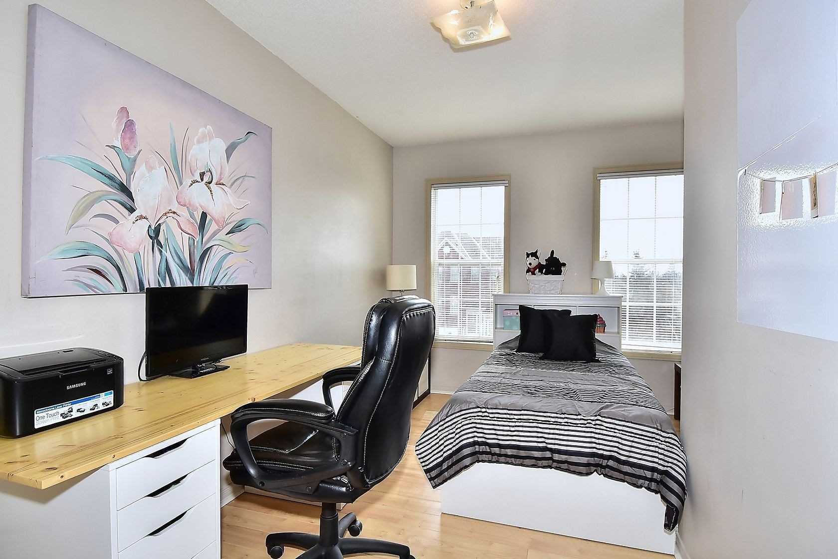 22 Exchequer Pl, #25