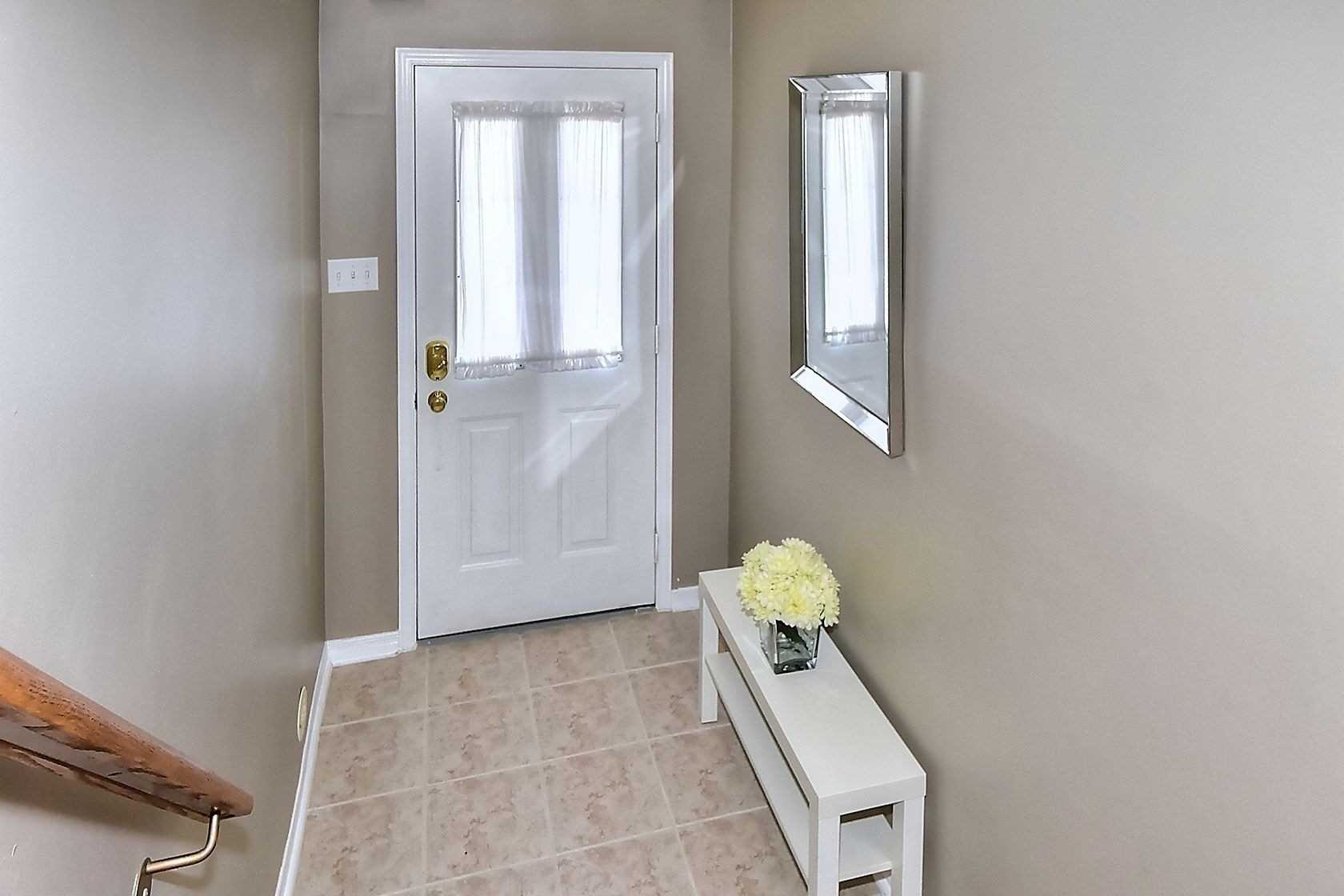 22 Exchequer Pl, #25