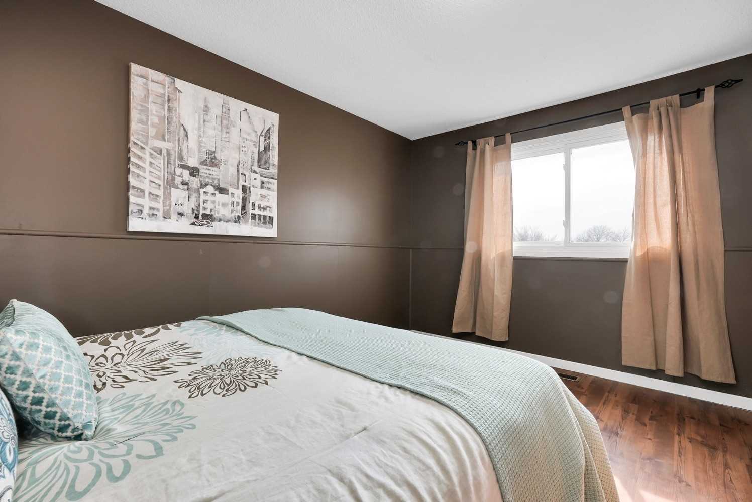 14 Doreen Cres