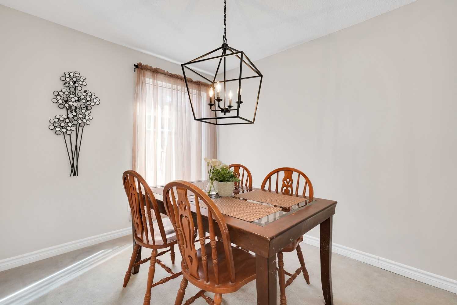 14 Doreen Cres
