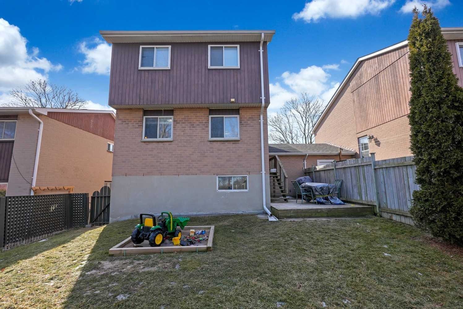 14 Doreen Cres