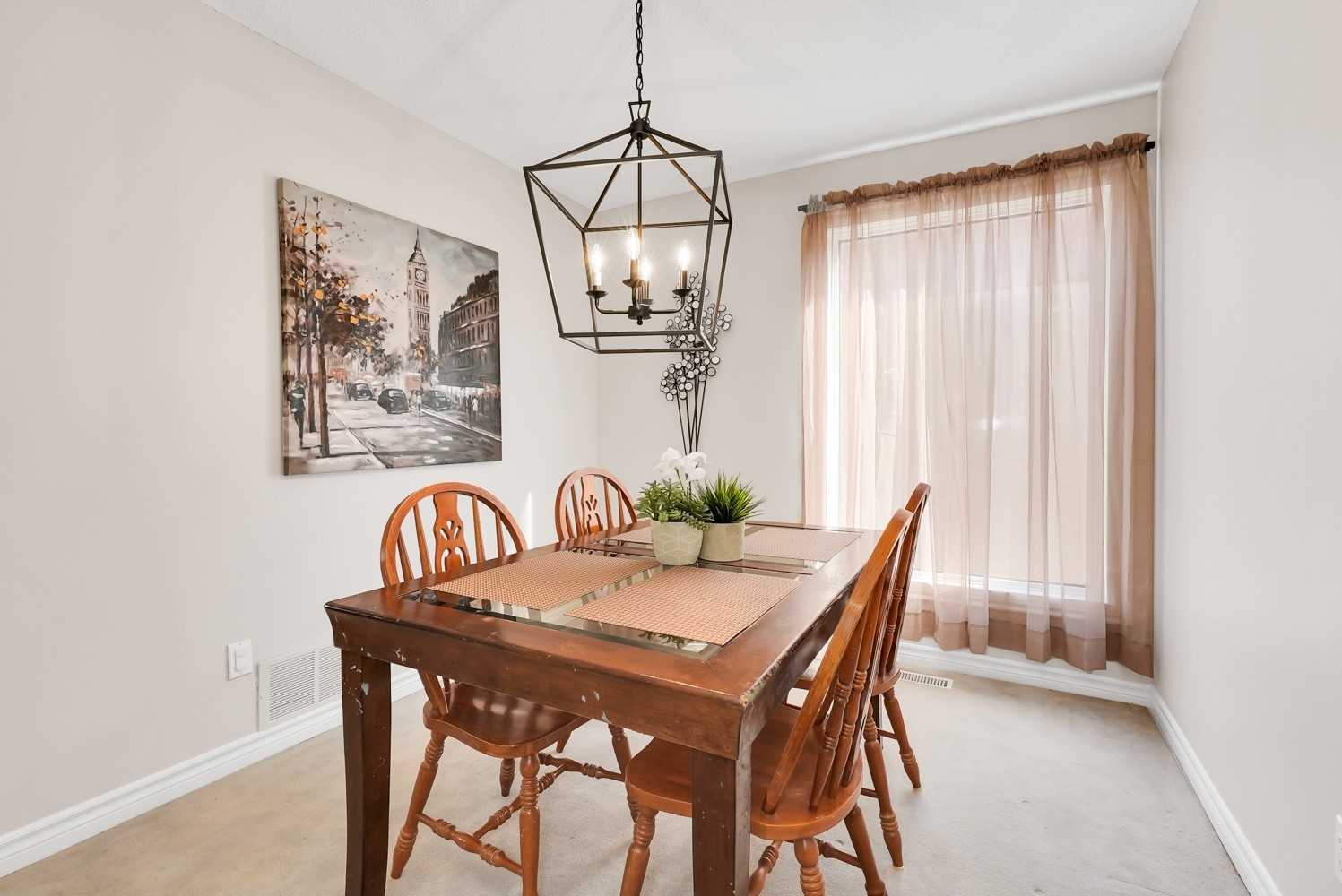 14 Doreen Cres