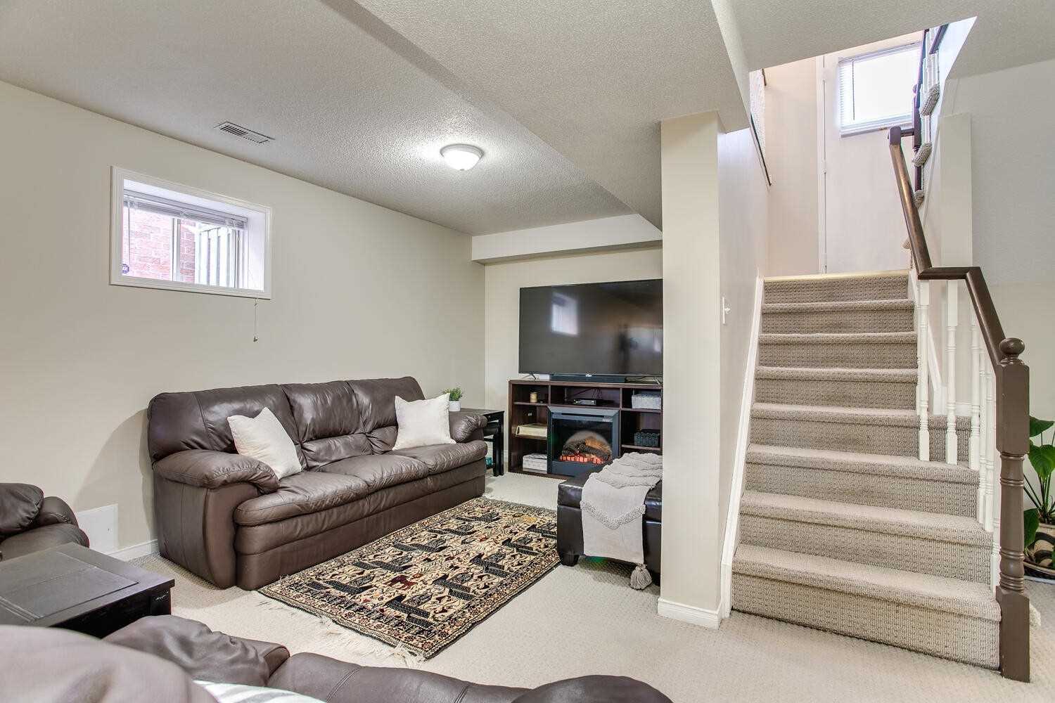 47 Goodwin Ave, Clarington