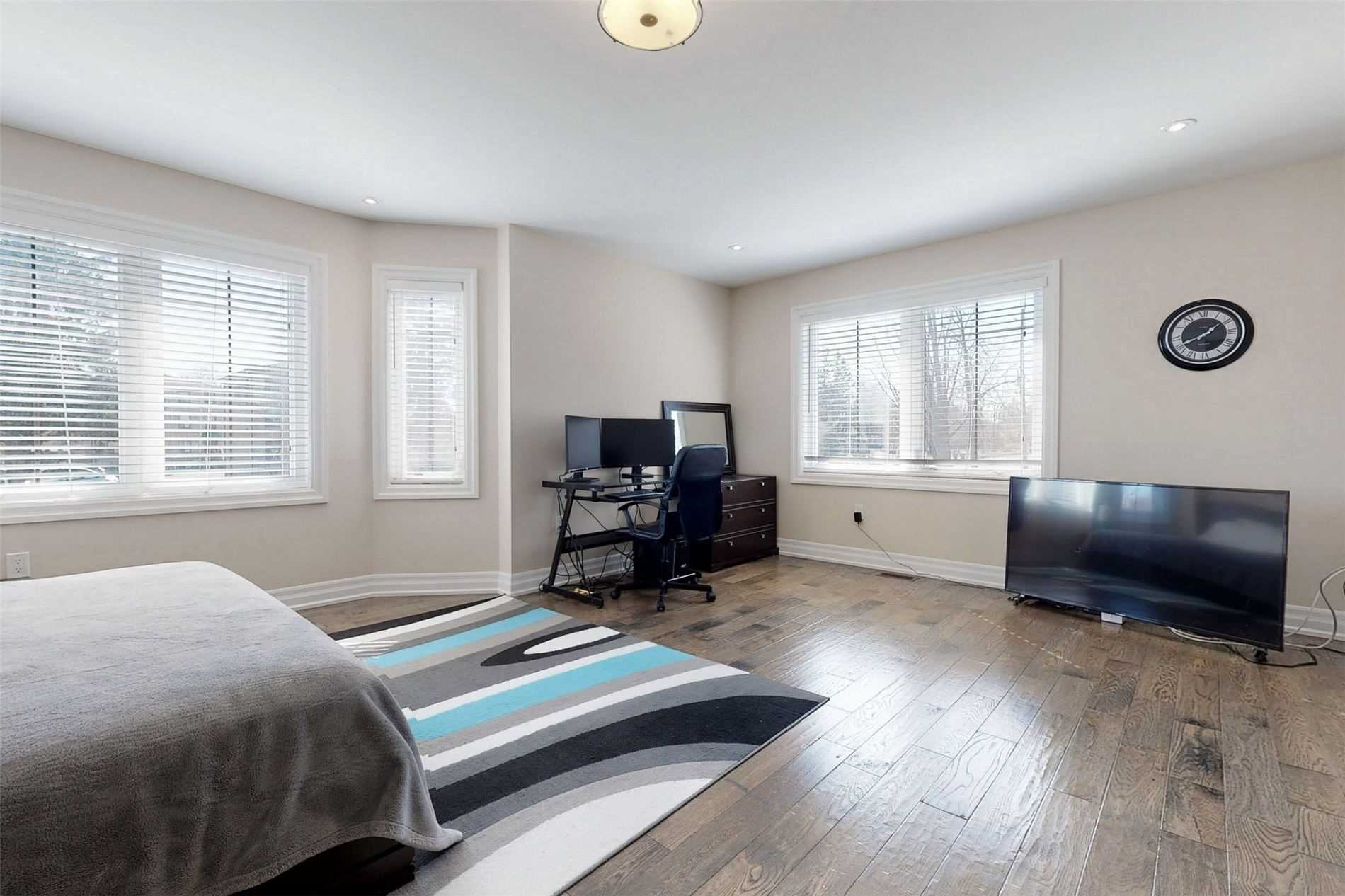 260 Beechgrove Dr