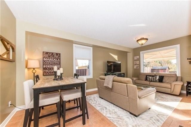5 Charest Pl