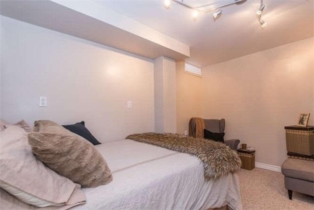5 Charest Pl