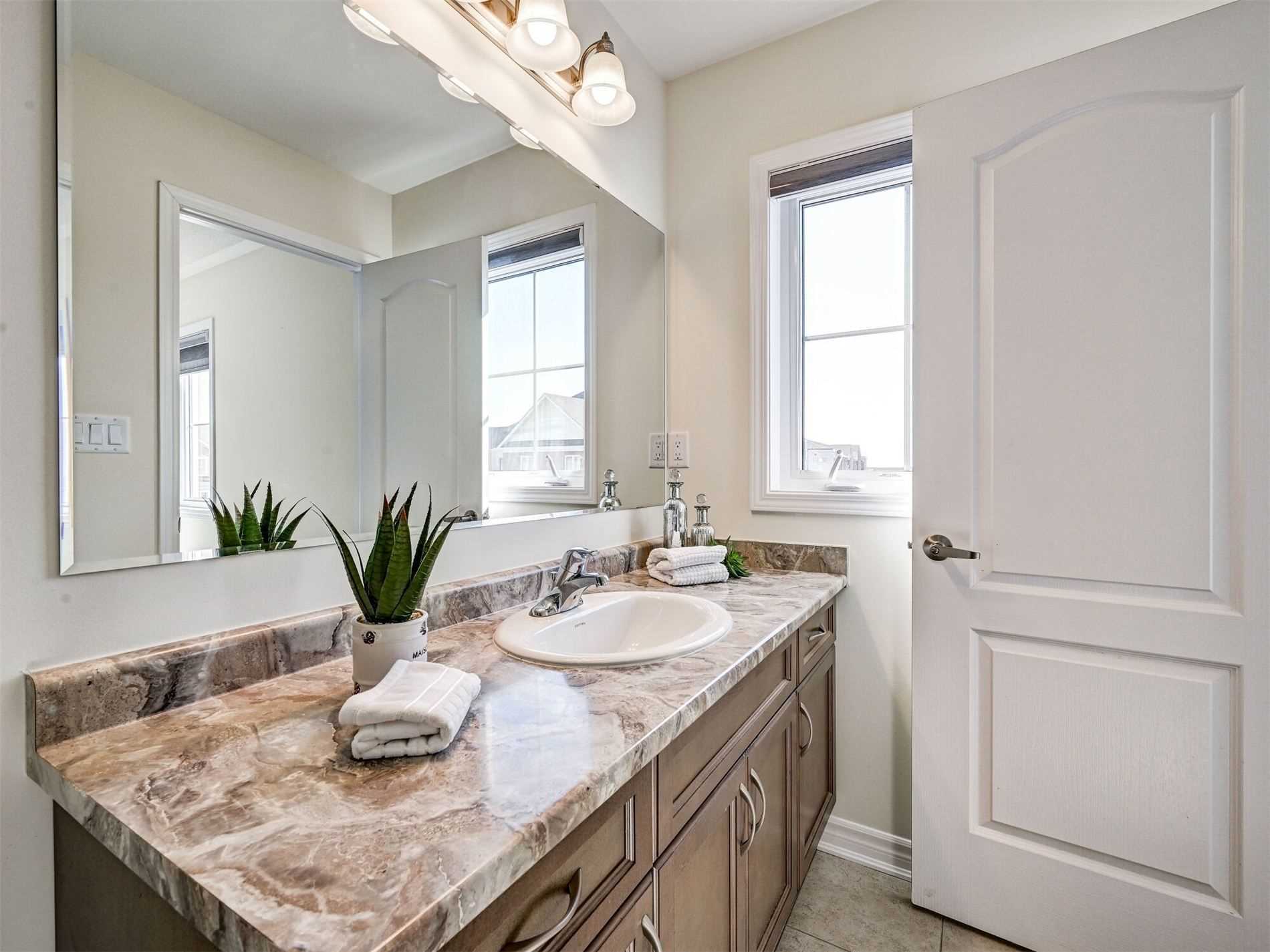 2470 Fall Harvest Cres