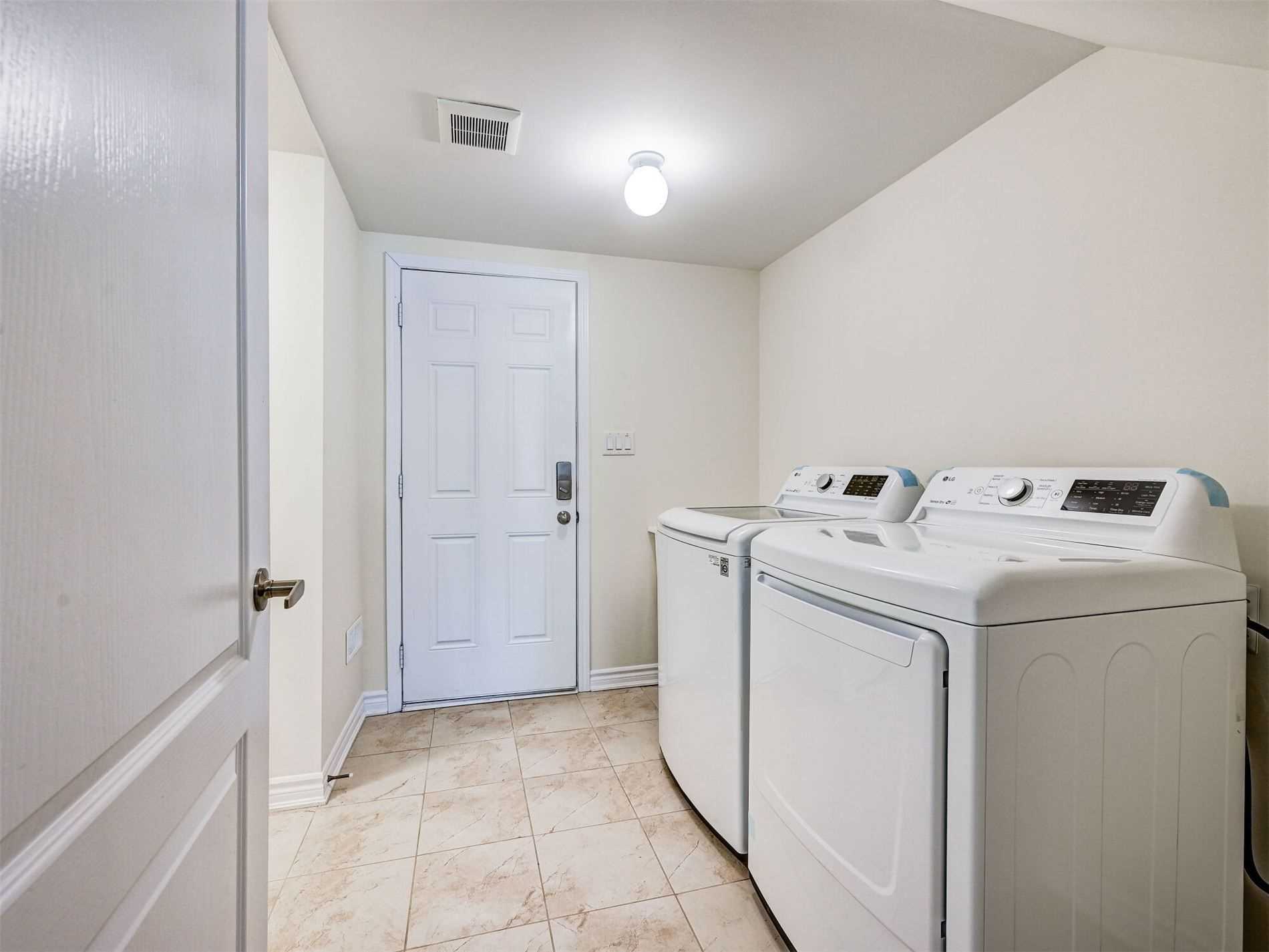 2470 Fall Harvest Cres