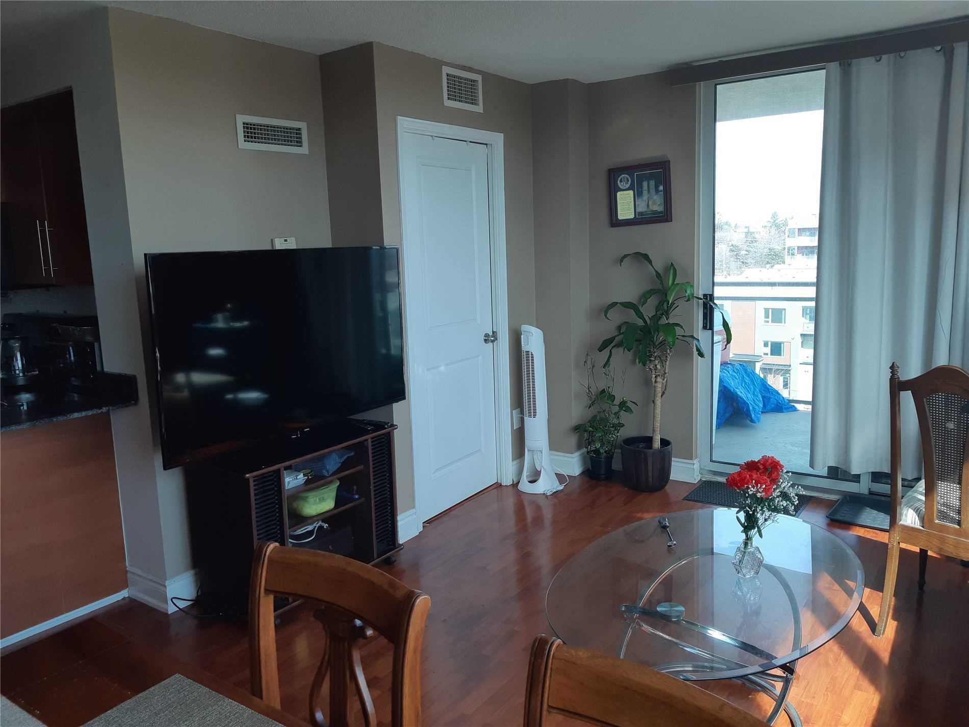8 Rosebank Dr, #6L