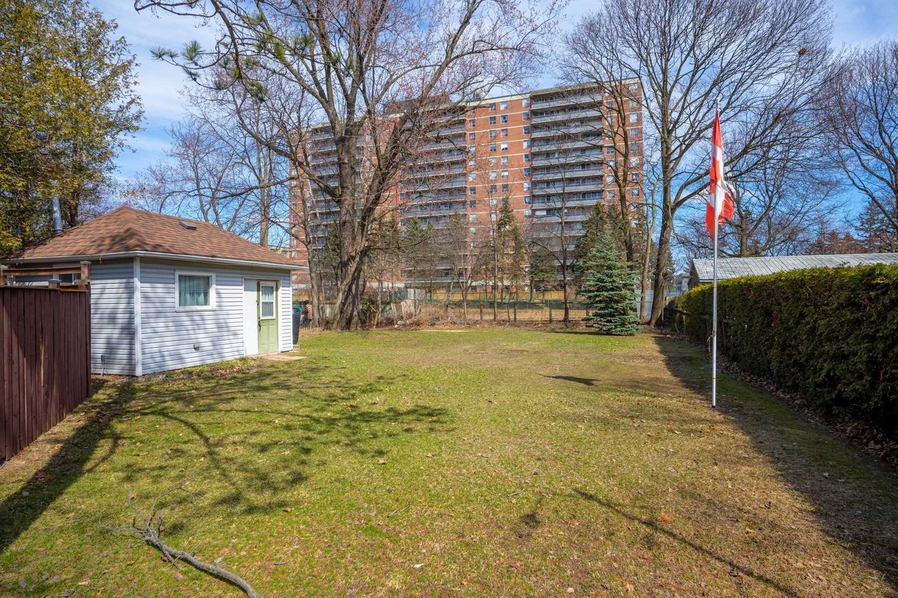 21 Falaise Rd