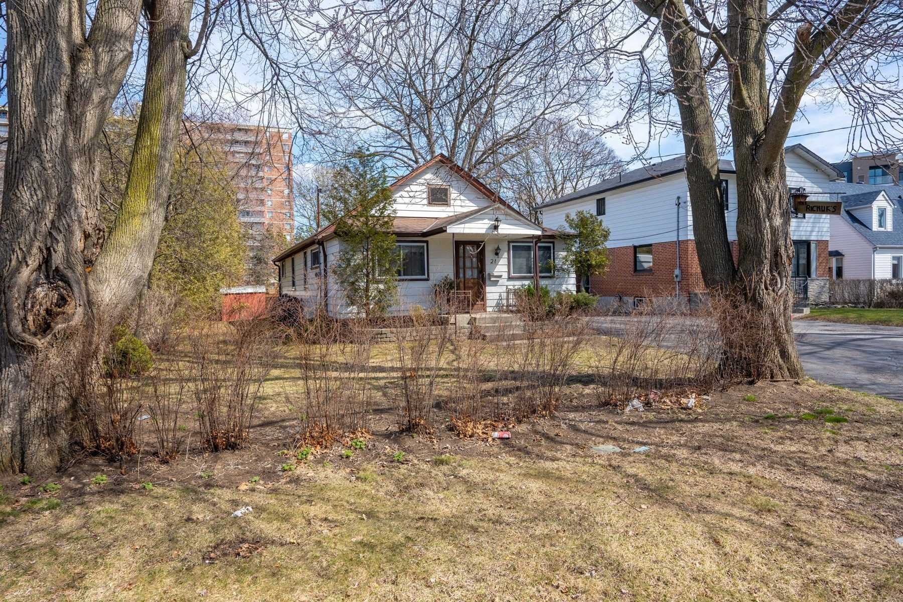 21 Falaise Rd
