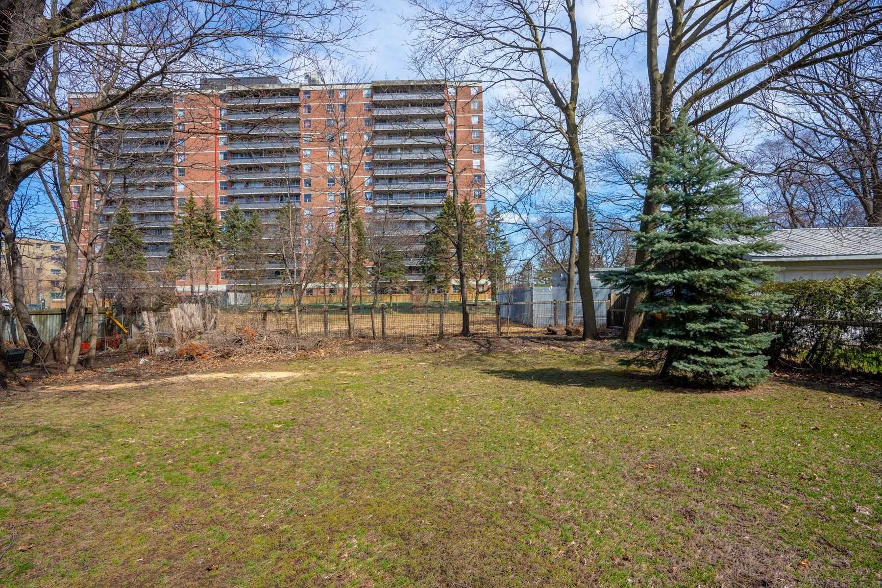 21 Falaise Rd
