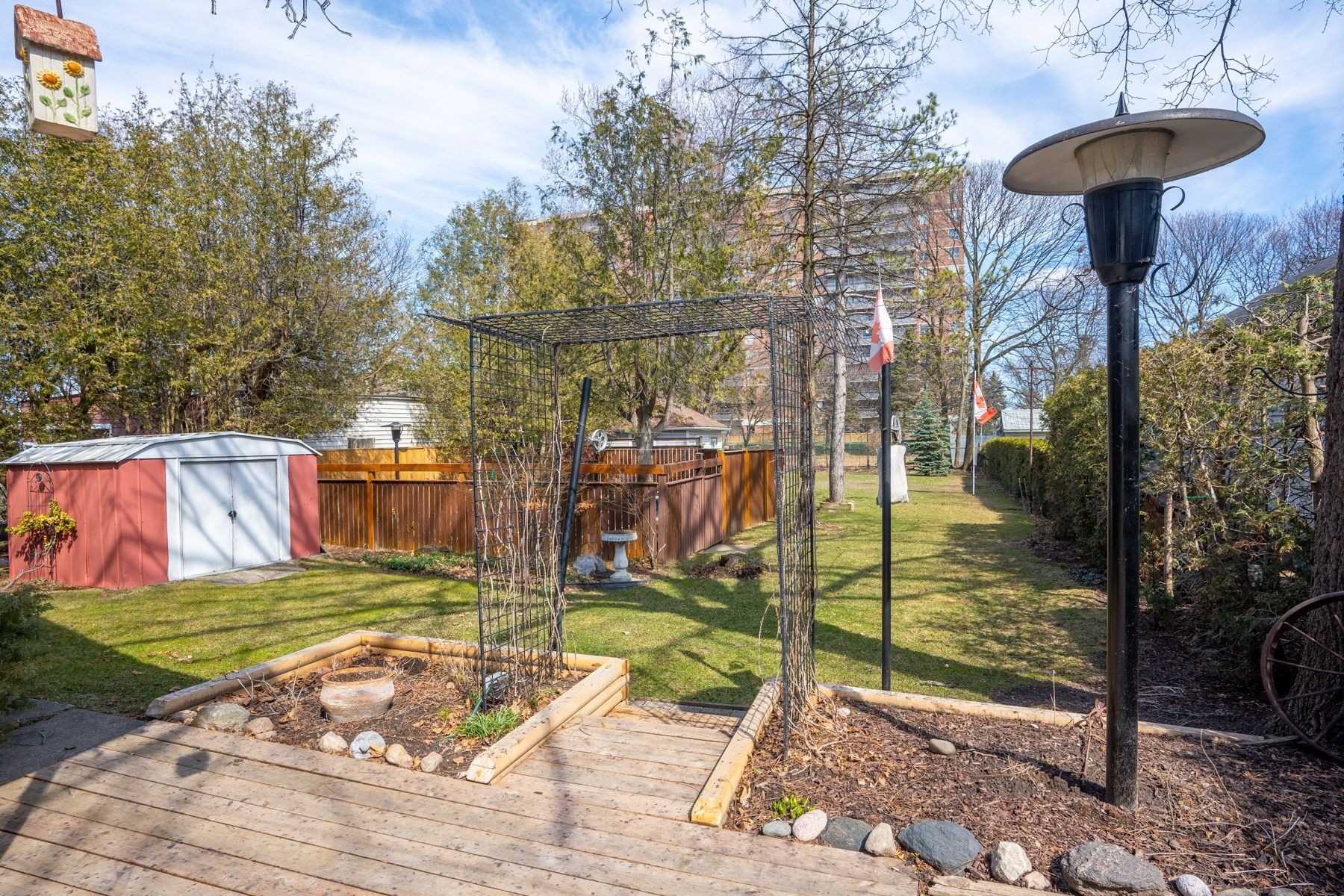 21 Falaise Rd