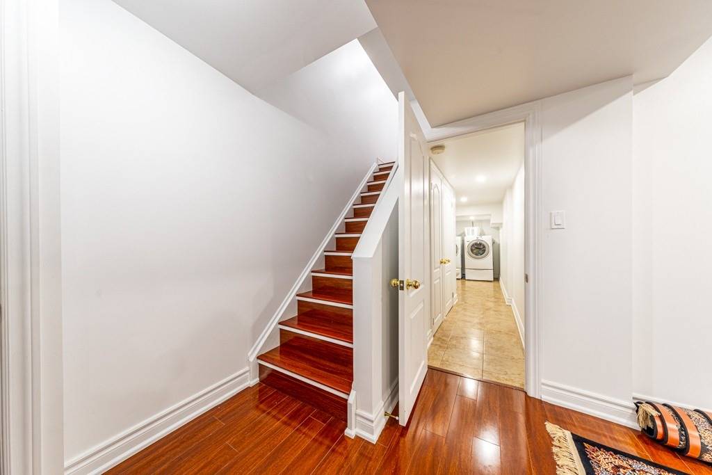 3 Tozer Cres