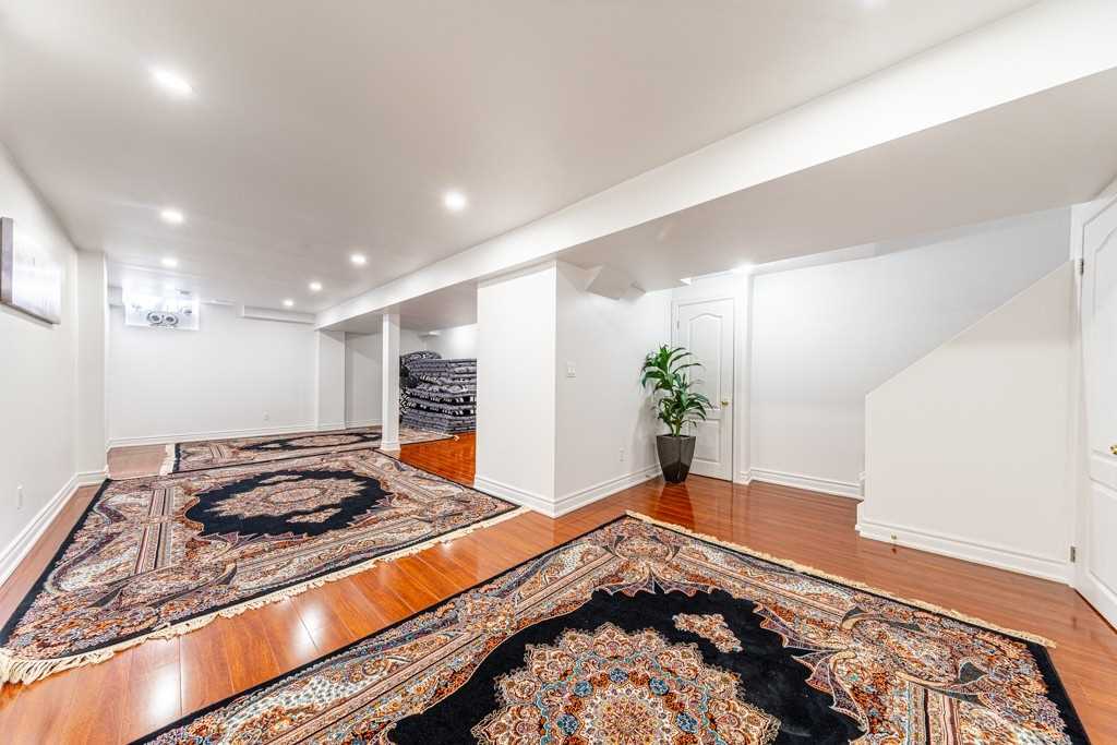 3 Tozer Cres