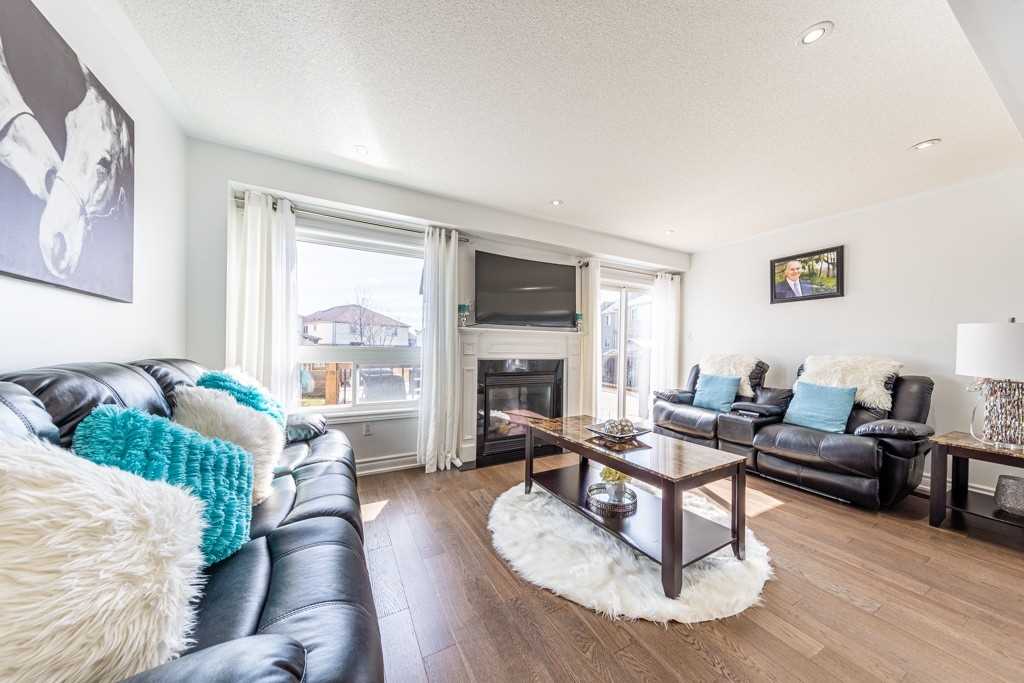 3 Tozer Cres