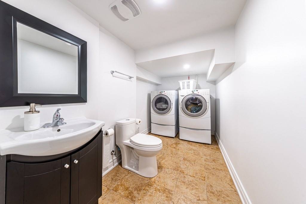 3 Tozer Cres