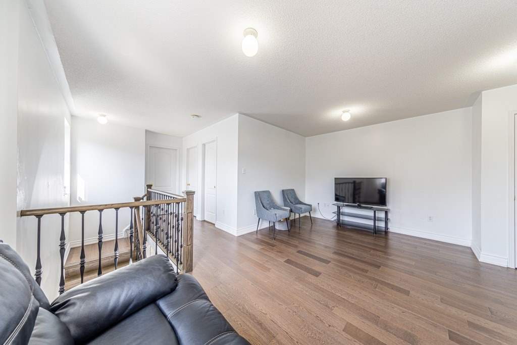 3 Tozer Cres