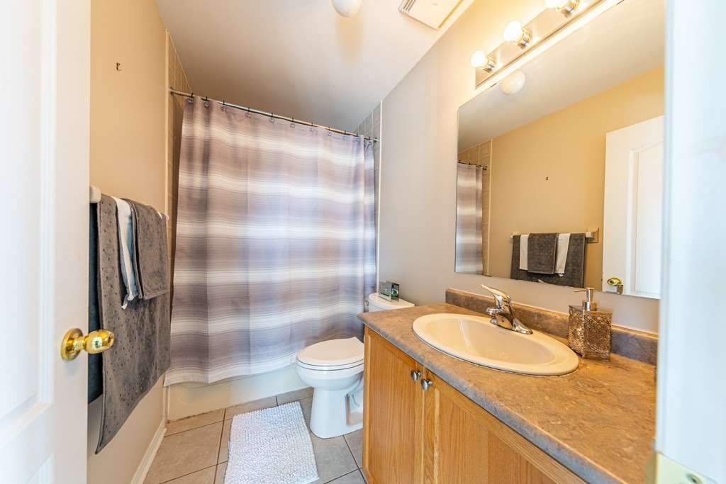 3 Tozer Cres