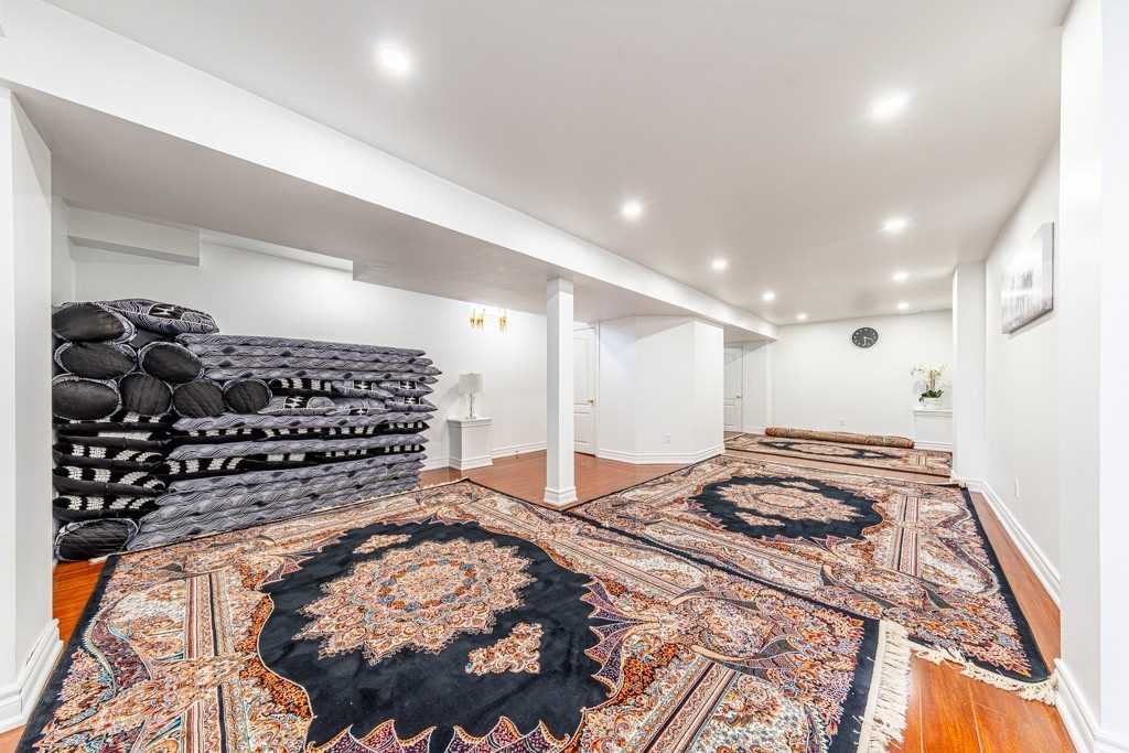 3 Tozer Cres