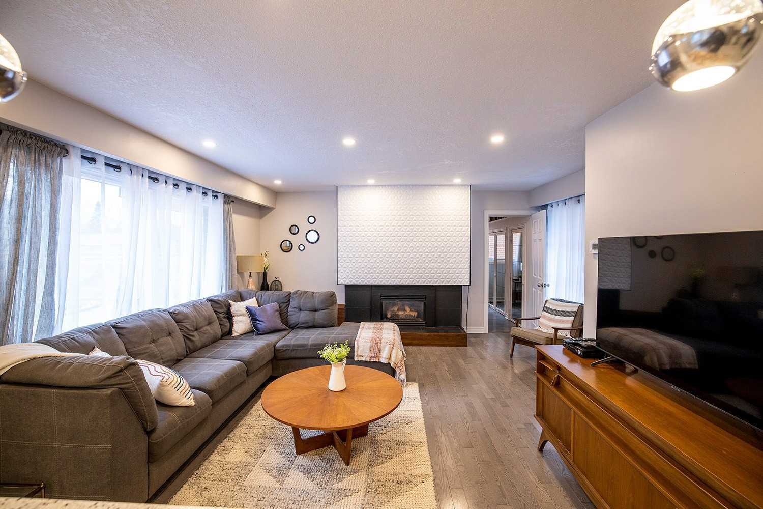 445 Juliana Dr