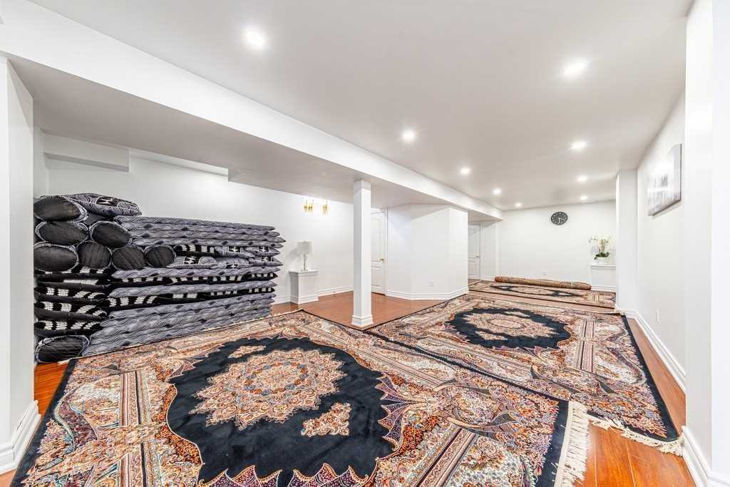 3 Tozer Cres