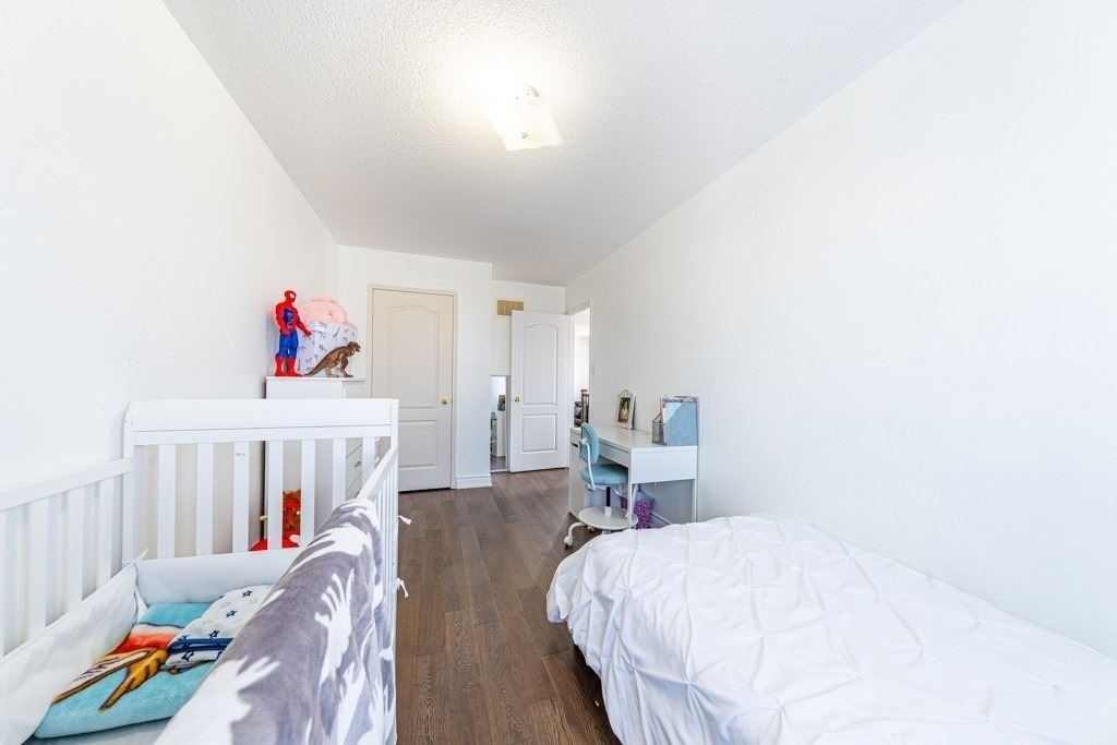 3 Tozer Cres