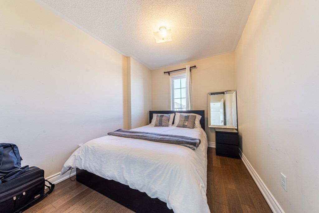 3 Tozer Cres