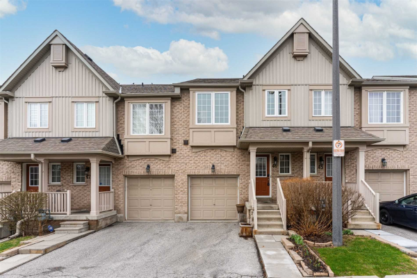 1100 Begley St, Pickering