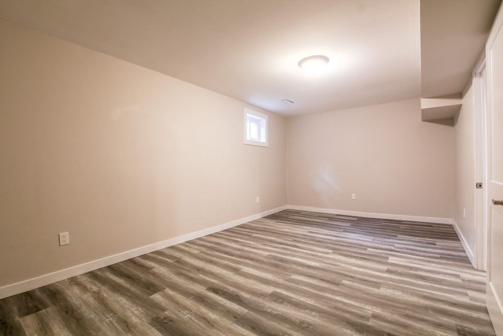 119 Deanscroft Sq