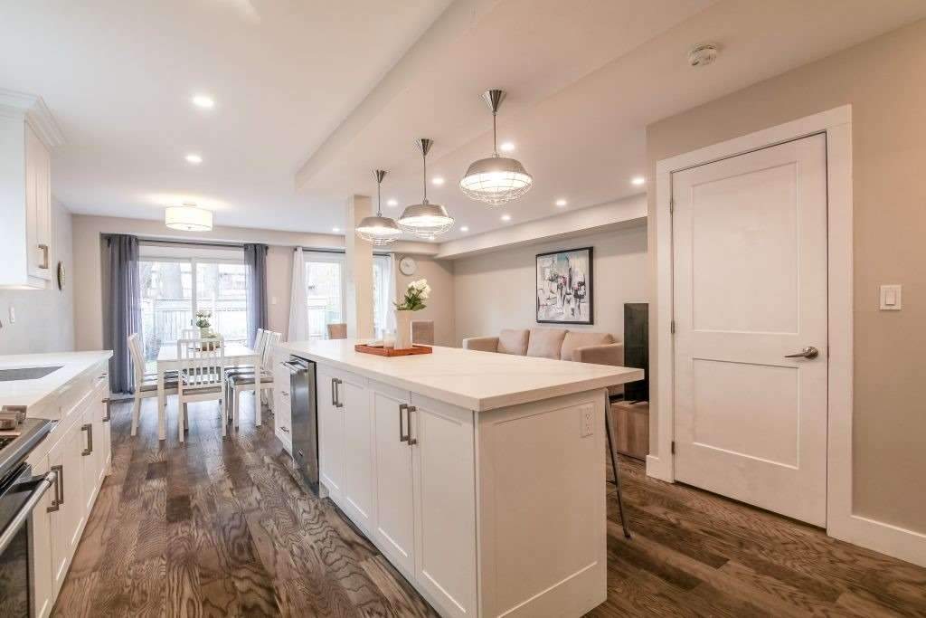 119 Deanscroft Sq