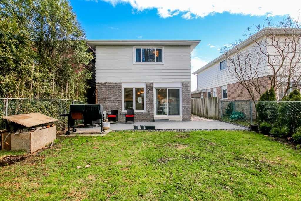 119 Deanscroft Sq