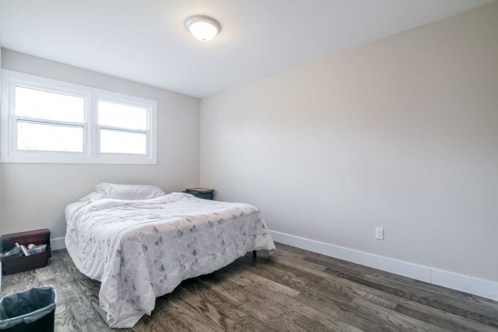 119 Deanscroft Sq