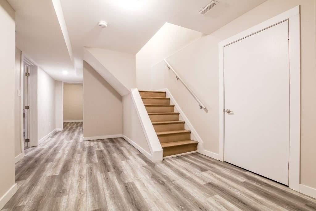 119 Deanscroft Sq