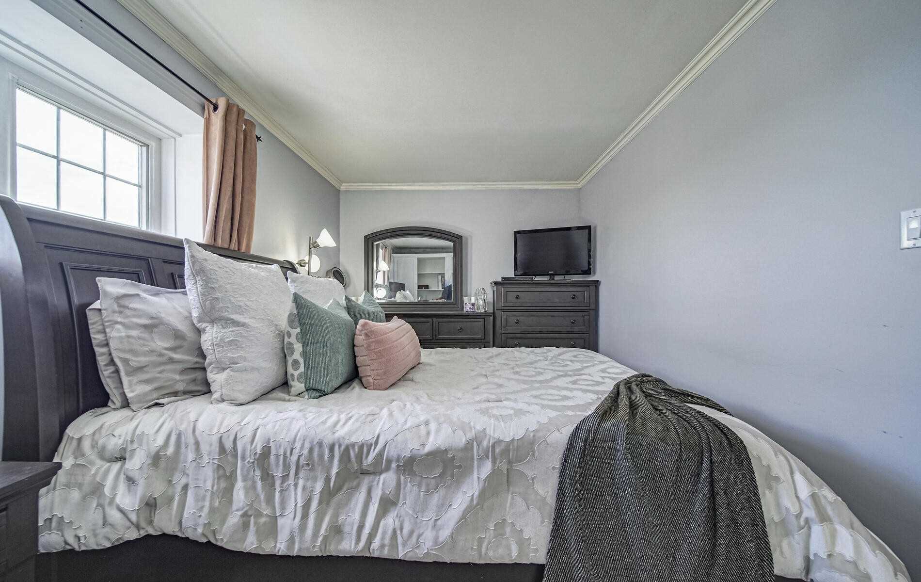1436 Outlet Dr