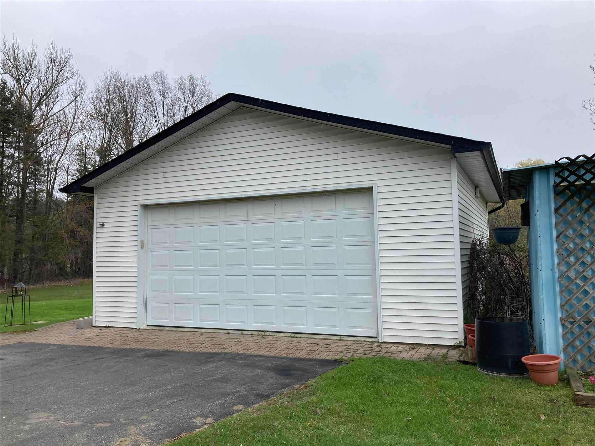 4475 Country Lane