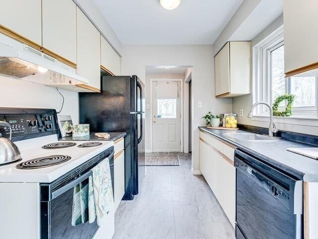 33 Lucas Lane, #19