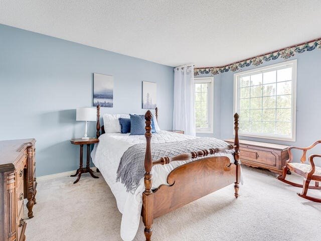 60 Cluett Dr
