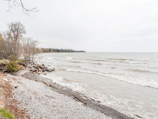 60 Cluett Dr