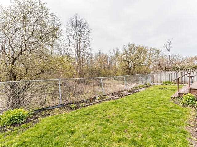 60 Cluett Dr